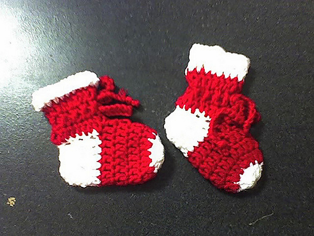 Ravelry Christmas Stocking Booties Pattern By Debbie Smith Ravelry Christmas Stocking Booties Pattern By Debbie Smith