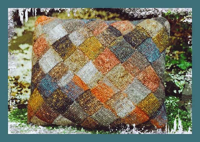 Entrelac Pillow HD 604