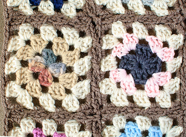 JAYGO Join-As-You-Go Granny Squares