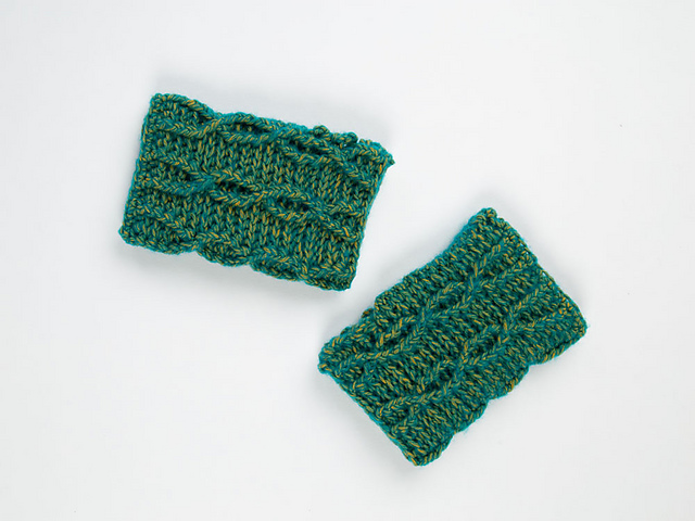 Twisted Vine Wristwarmers