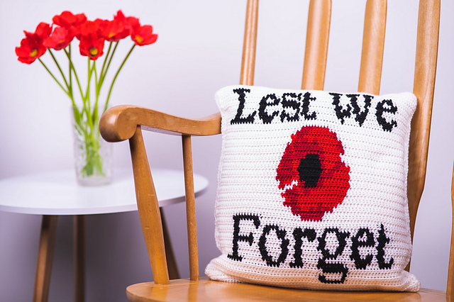 Lest we forget cushion