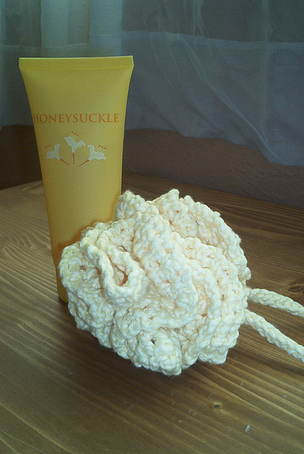 Red Carnation Pot Scrubber