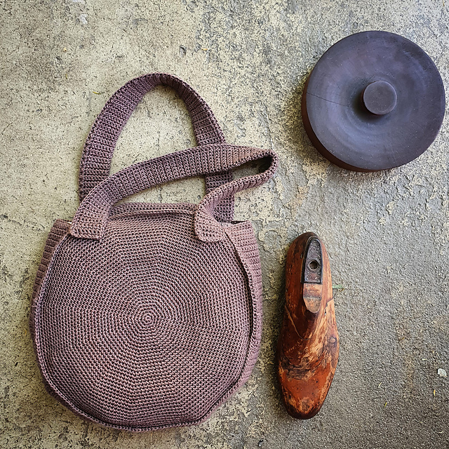 Round Tote