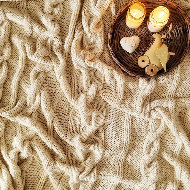 Hygge Cable Blanket