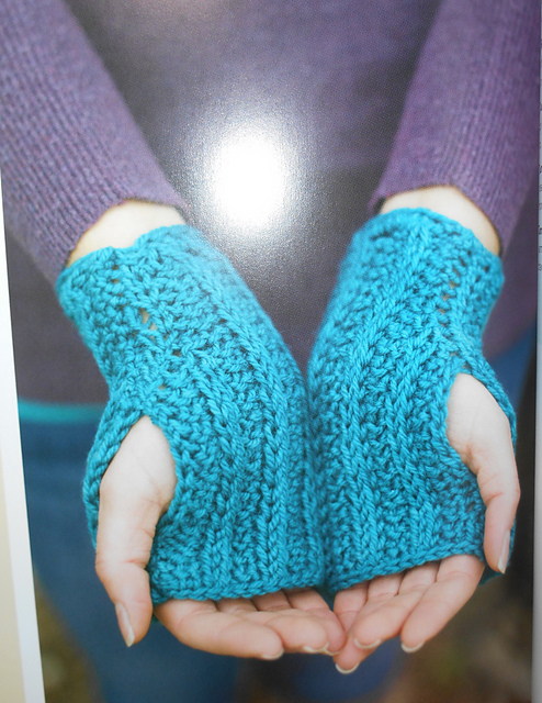 Jessica Tunisian Mitts