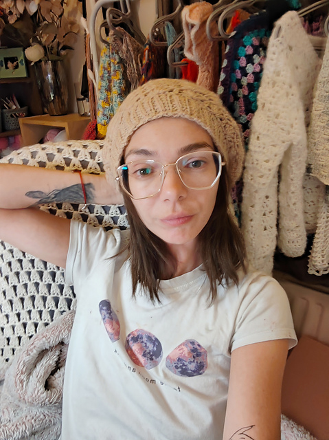 Slouchy Shell Stitch Hat