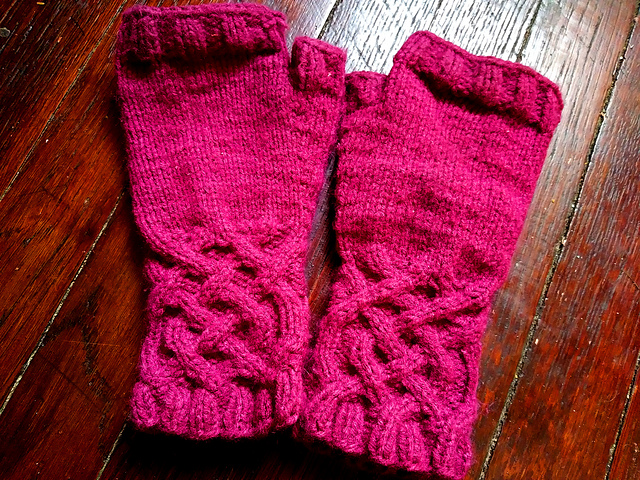 Cabled Fingerless Glove