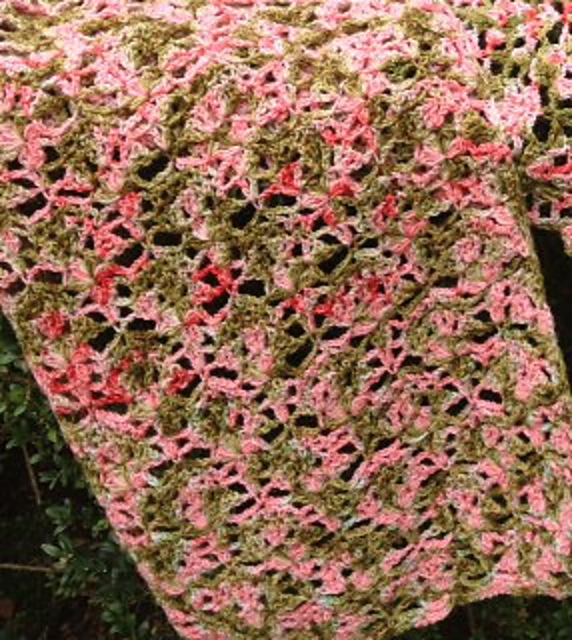 Ravelry: Dgolloptonline's Fancy Shells Wrap