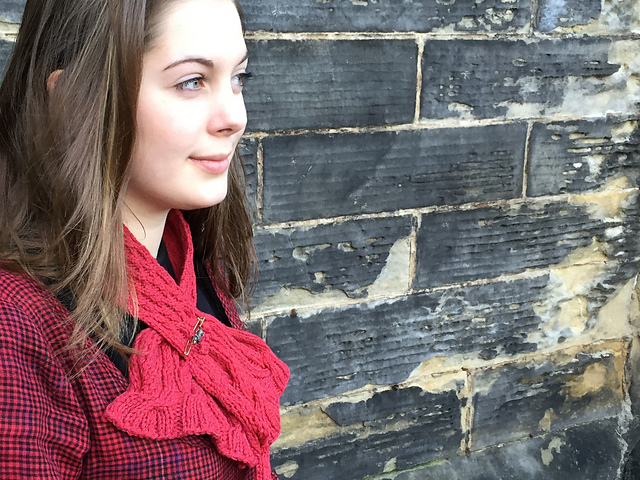 Celtic Criss Cross Collar