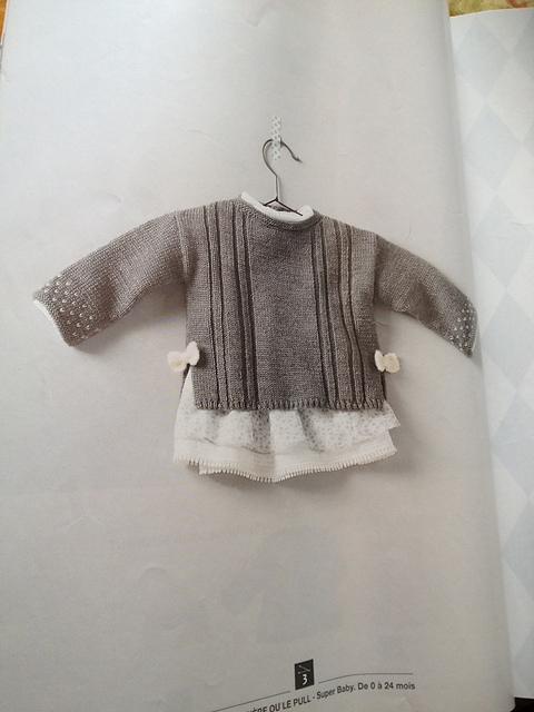 N° 093-T13-023 Brassière ou Pull 12