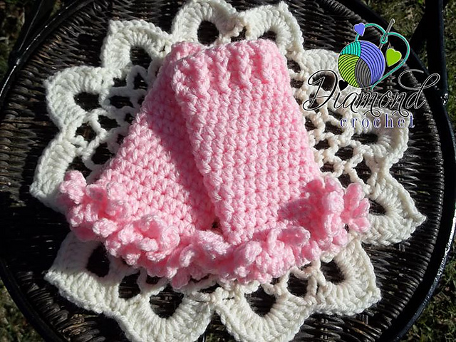 DC-P0093 - Ruffle Edged Legwarmers 0-3 Month