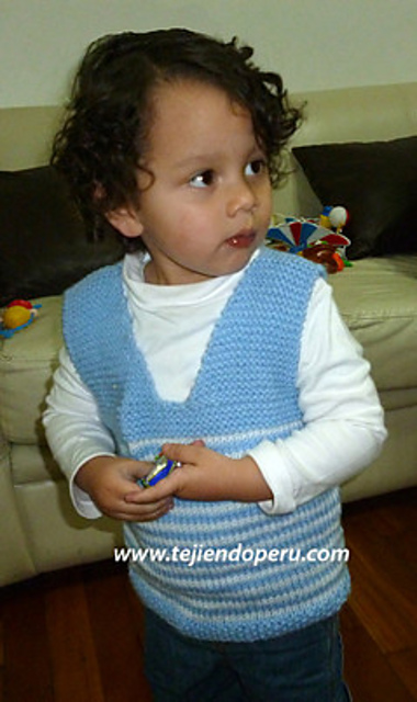 Chaleco con cuello en V para niños