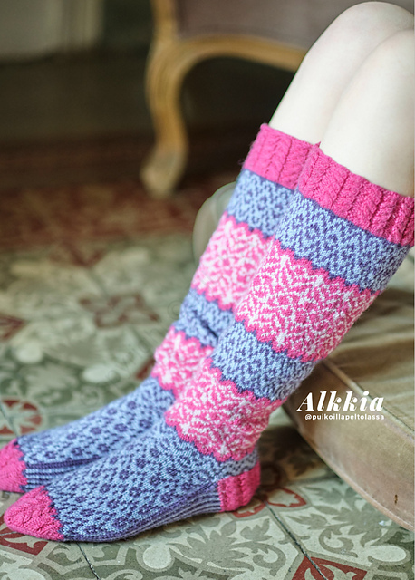 Alkkia Socks in Jacquard Stitch