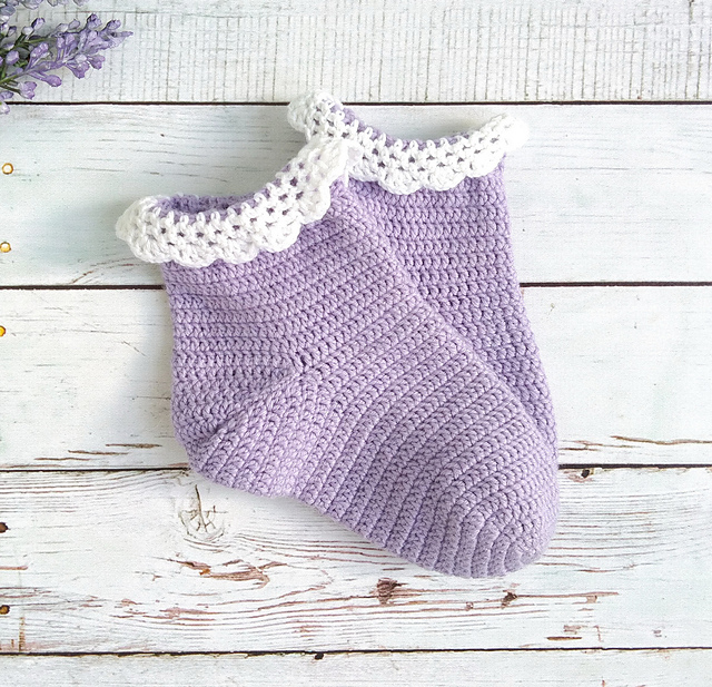 Ruffle baby socks