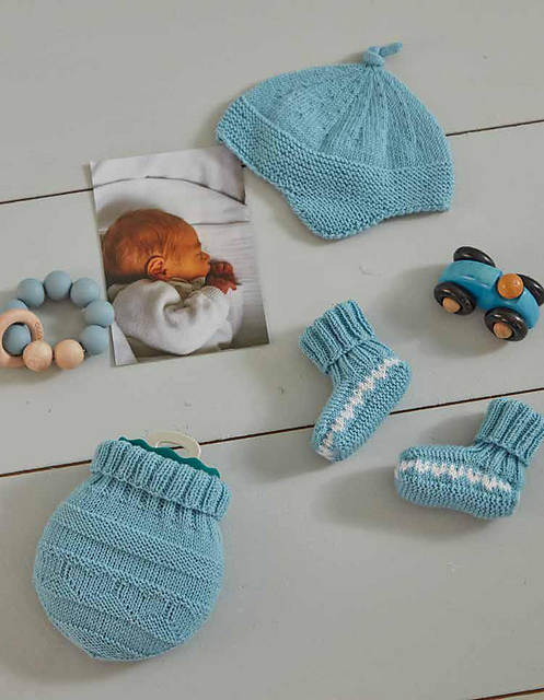 Babyset: Wärmeflaschenhüllle, Mütze und Schühchen