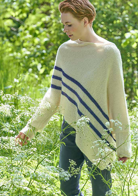 Lässiger Poncho-Pulli