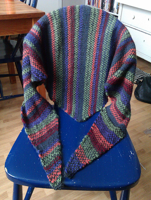 The Scrap Yarn Linen Stitch Triangular Scarf