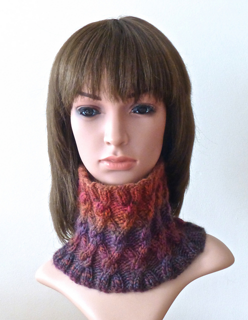 Venice Cabled Cowl