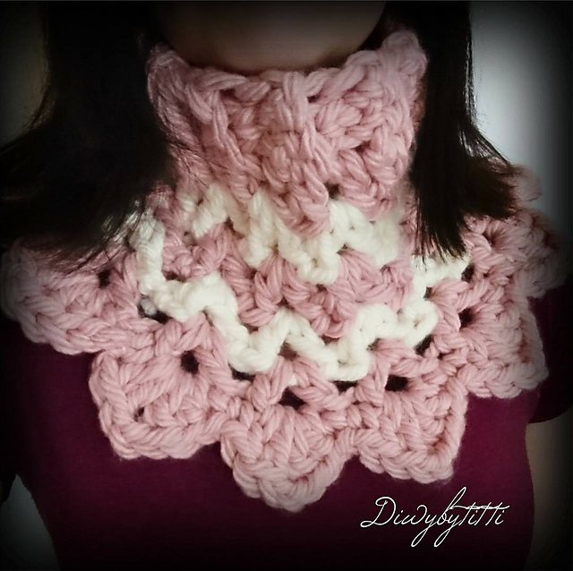Rose chunky cowl