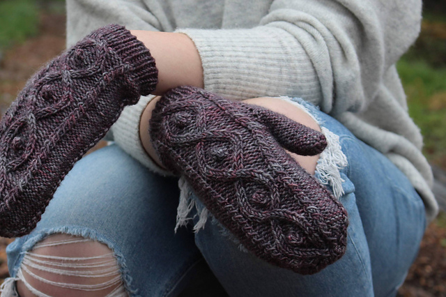 St. Giles Mittens
