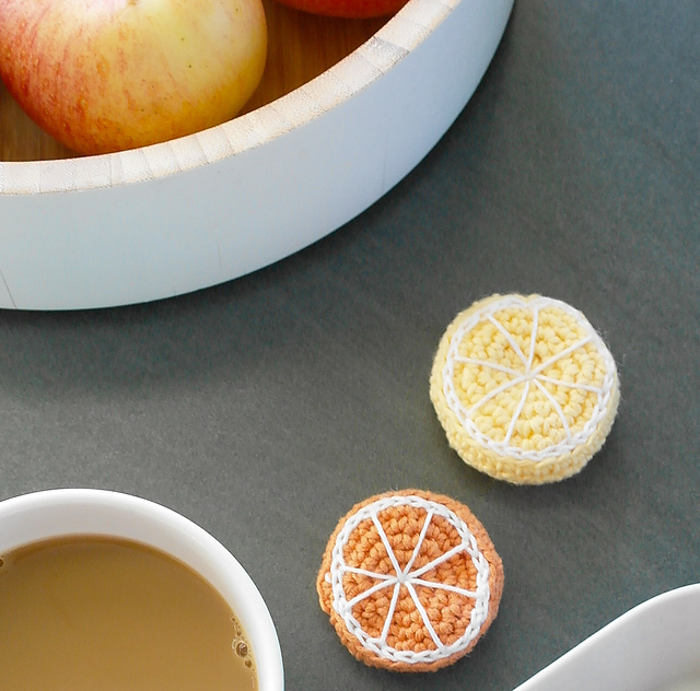 Lemon or orange slice