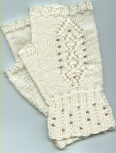 Double Diamond Fingerless Gloves
