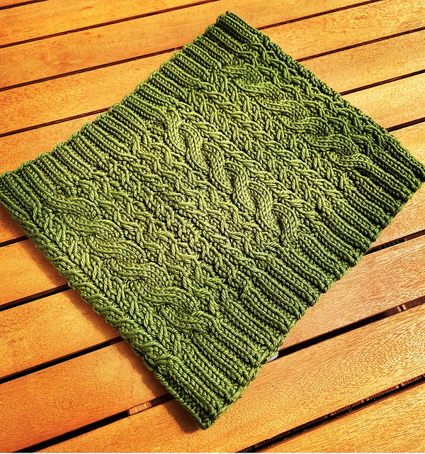 Twisted Kelp Cowl