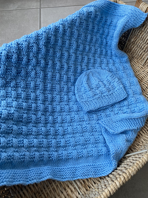 Garter and Rib Blanket & Hat