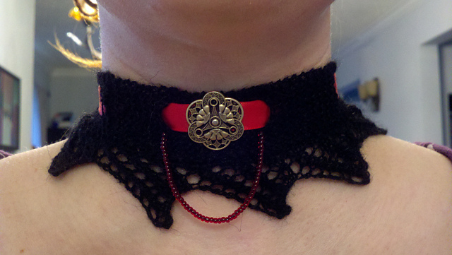 Lace Triangles Choker