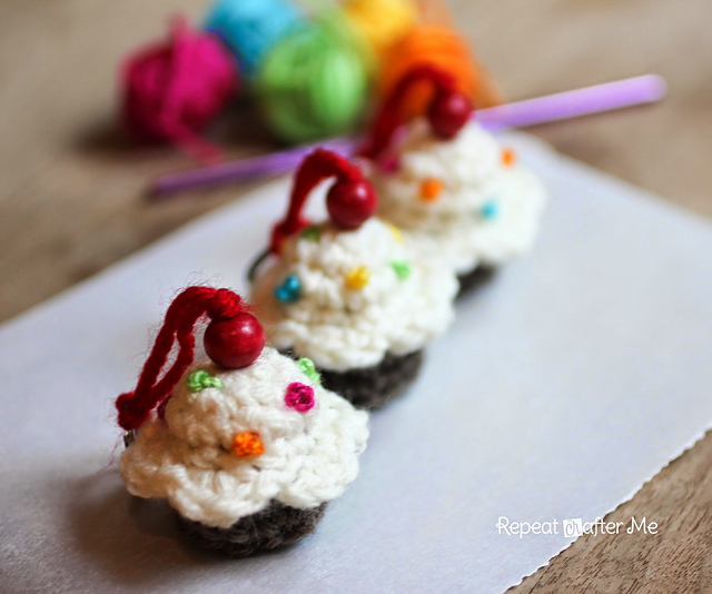 Cupcake Keychain