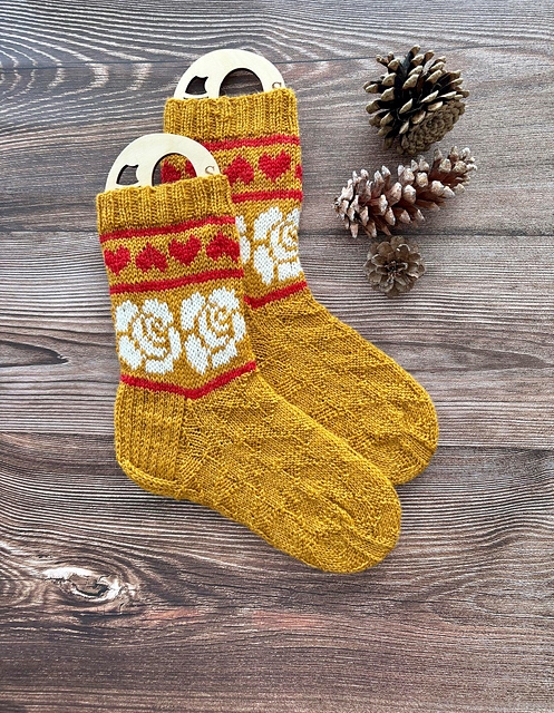 Hearts and Roses Socks