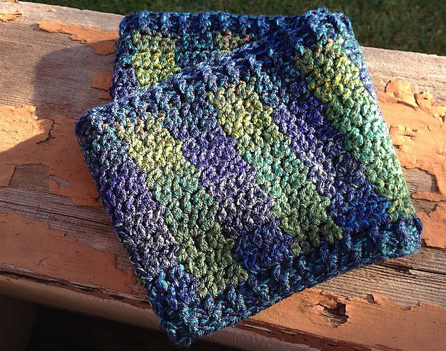 Curvy Crochet Cowl