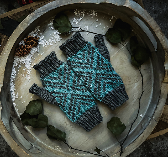 Duality Mitts