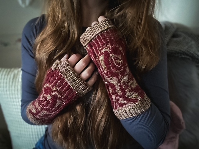 Rose Covered Cage Mitts