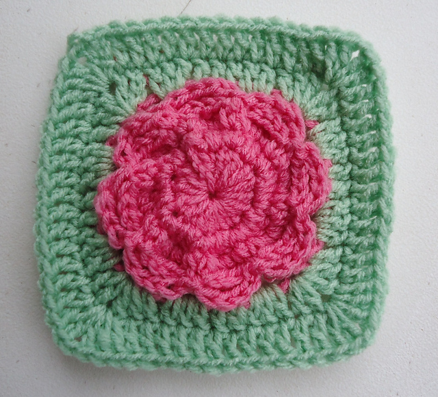 Moms Flower 6" Square