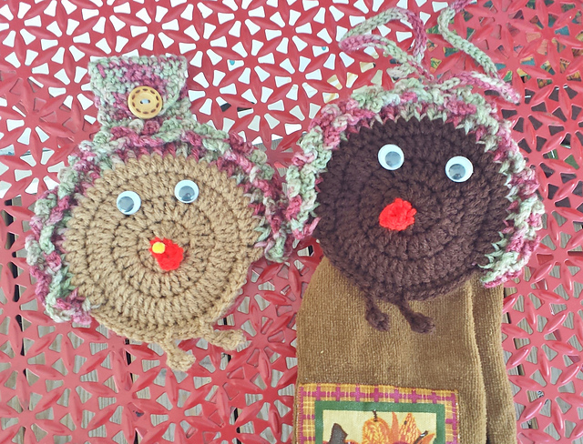 Turkey Gobble Towel Holder