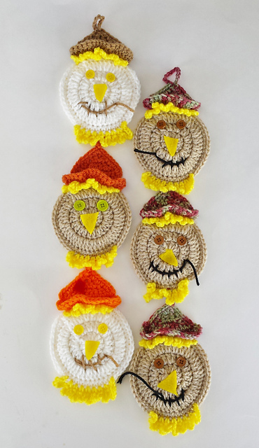 Scare-Less-Crow Wall Hanging