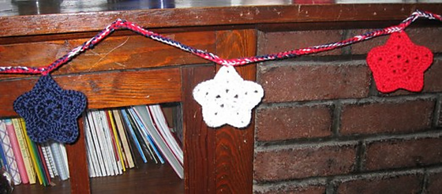 Breezy Star Garland