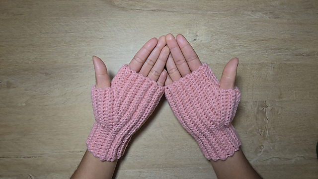 Darla mittens