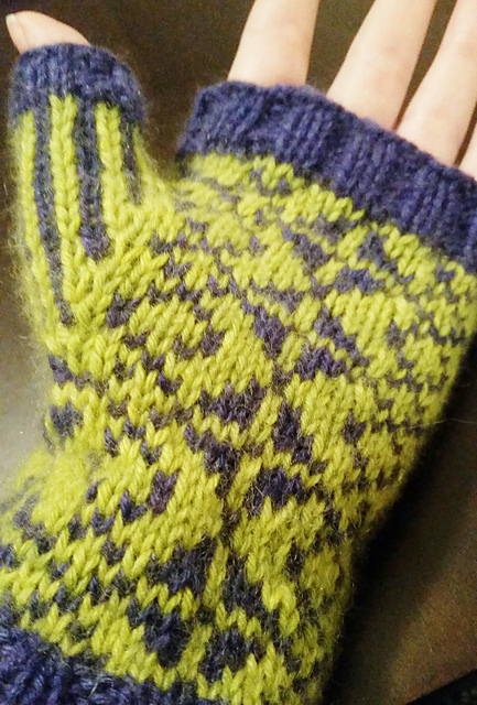 Negative Space Mitts