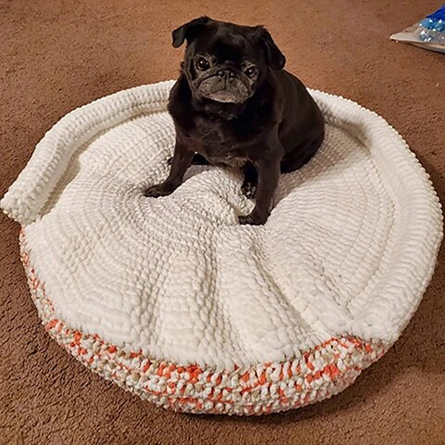 Simple & Clean Dog Bed