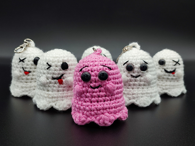 Ravelry: Mini Ghost Halloween pattern by DreamWeave Creations