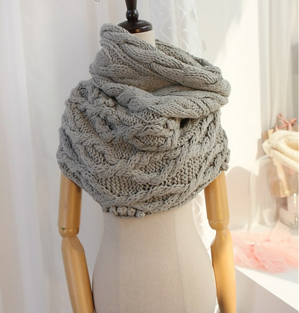 Sonata Cowl with Cables