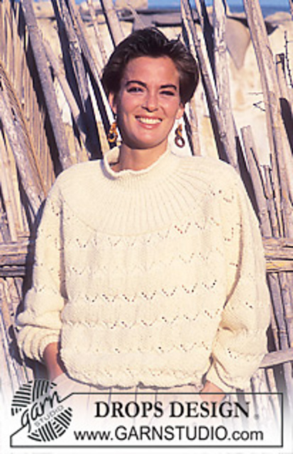 17-20 Jumper with lace and moss st pattern