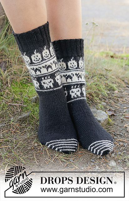 253-54 Boo-tiful Feet