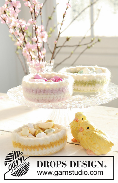 0-504 Crocheted and felted Easter basket