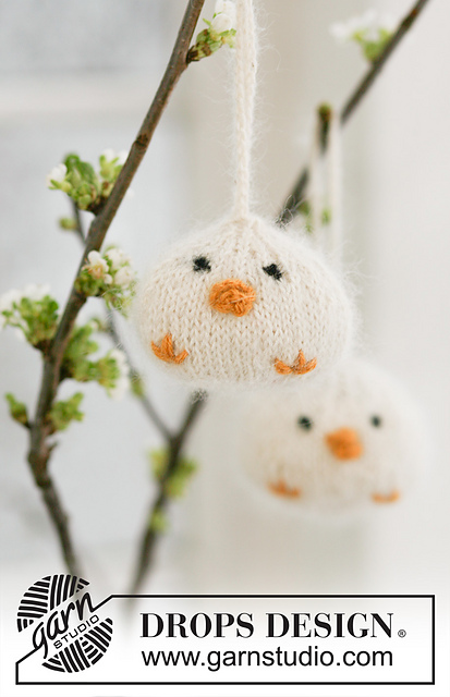 0-548 Easter chickens