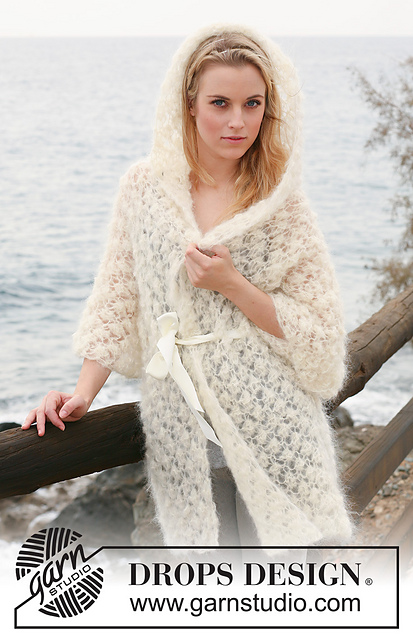 119-13 Jacket with berry pattern and large hood