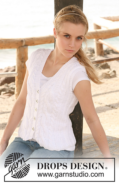 120-21 sleeveless top with rib and cables
