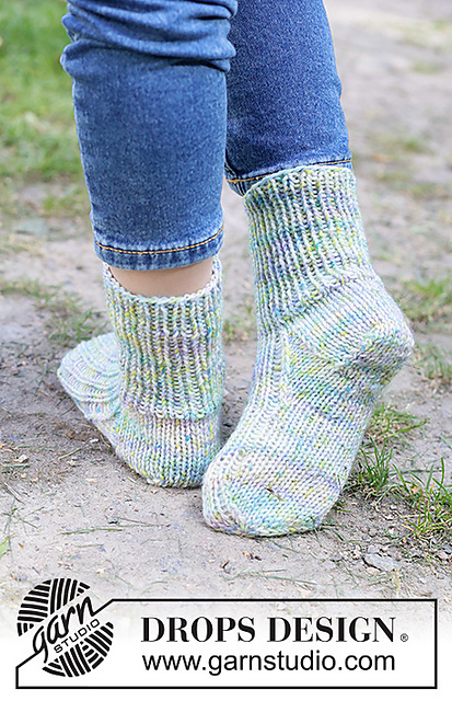 49-37  Giggly Gremlins Socks